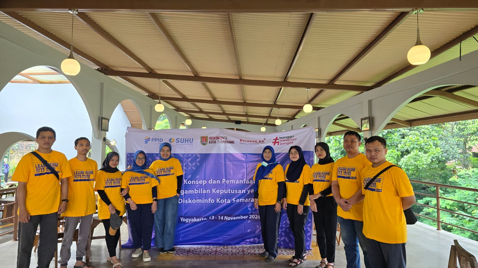 Sosialisasi Konsep dan Pemanfaatan Big Data untuk Pengambilan Keputusan Strategis